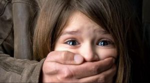За підбурювання або відання наказу до зґвалтування дітей - довічне ув'язнення