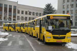 До кінця року  надійдуть  ще 16 шкільних автобусів