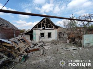 Донеччина: Ворог атакував 11 населених пунктів, пошкодивши понад 30 осель, є поранені