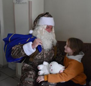 Святий Миколай у пікселі відвідав Запорізьку обласну дитячу лікарню