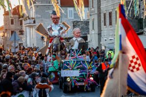 Опудало путіна спалили на традиційному карнавалі в Хорватії