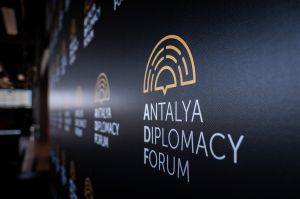 У Туреччині розпочав роботу Дипломатичний форум