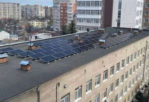 Комітет з питань енергетики та житлово-комунальних послуг: з 1 травня вперше в Україні медичний заклад продає електроенергію, вироблену на своїх дахових сонячних електростанціях