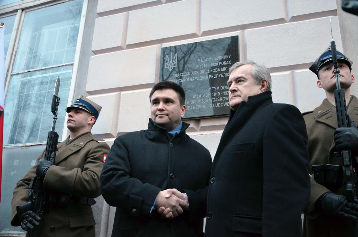У Варшаві відкрили меморіальну дошку на згадку  про місію УНР