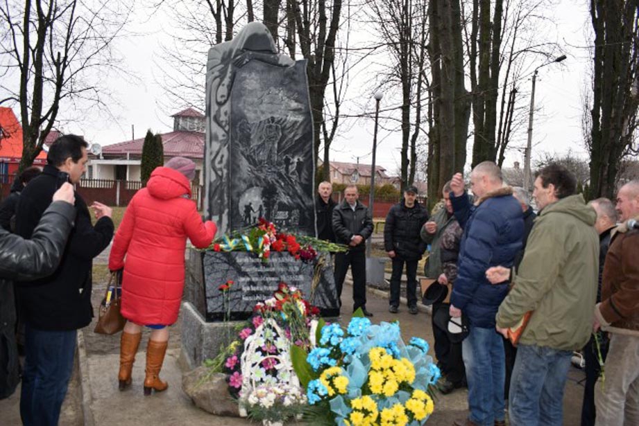 У Здолбунові відкрили пам’ятник загиблим у локальних війнах