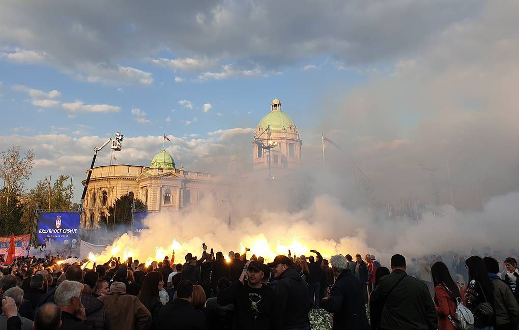 Почалося мітингове протистояння?