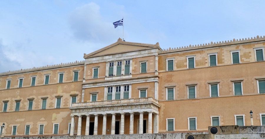 Прем’єр Греції попросив розпустити депутатів