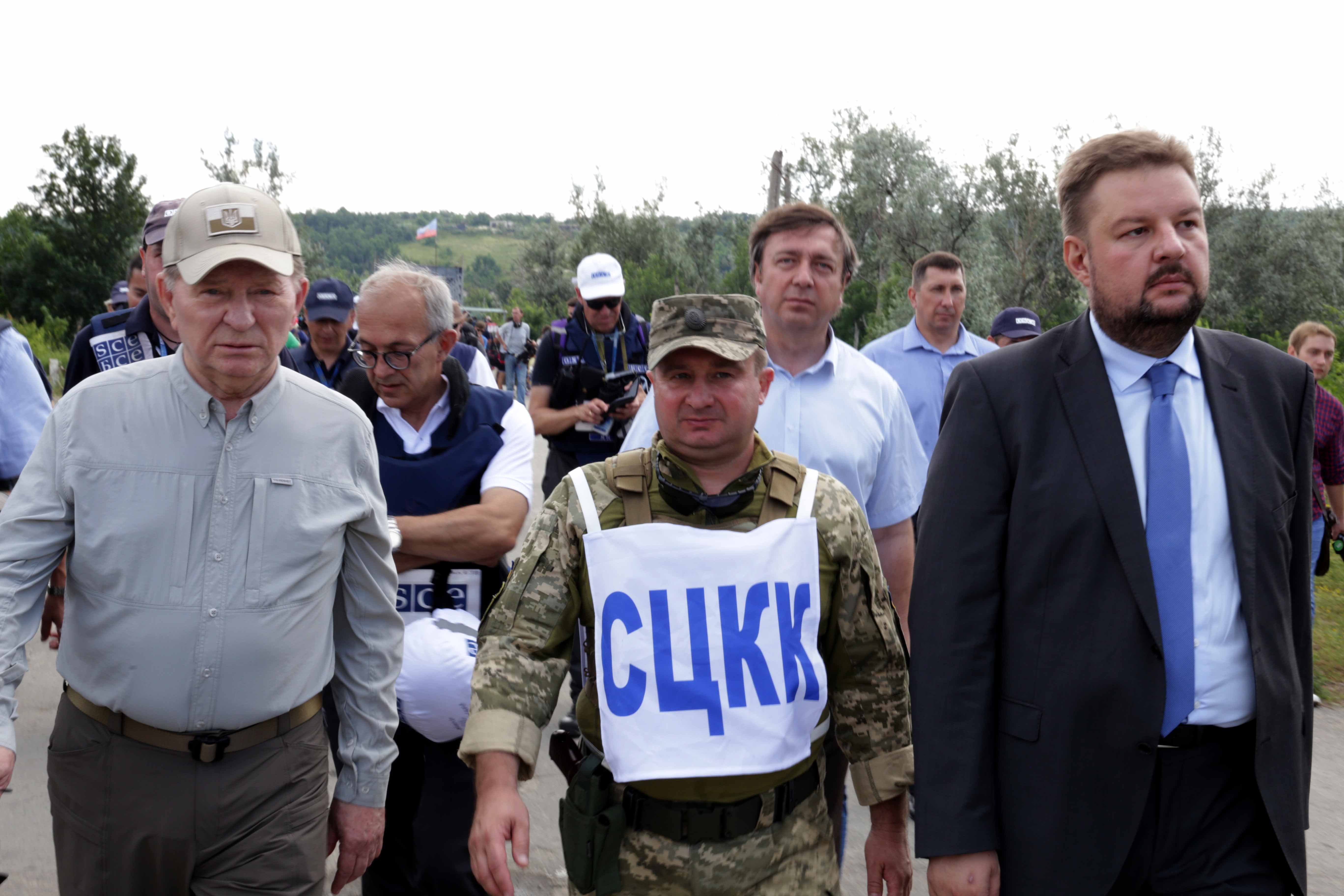 V. Zelensky habló sobre una 'frágil esperanza' en Donbas