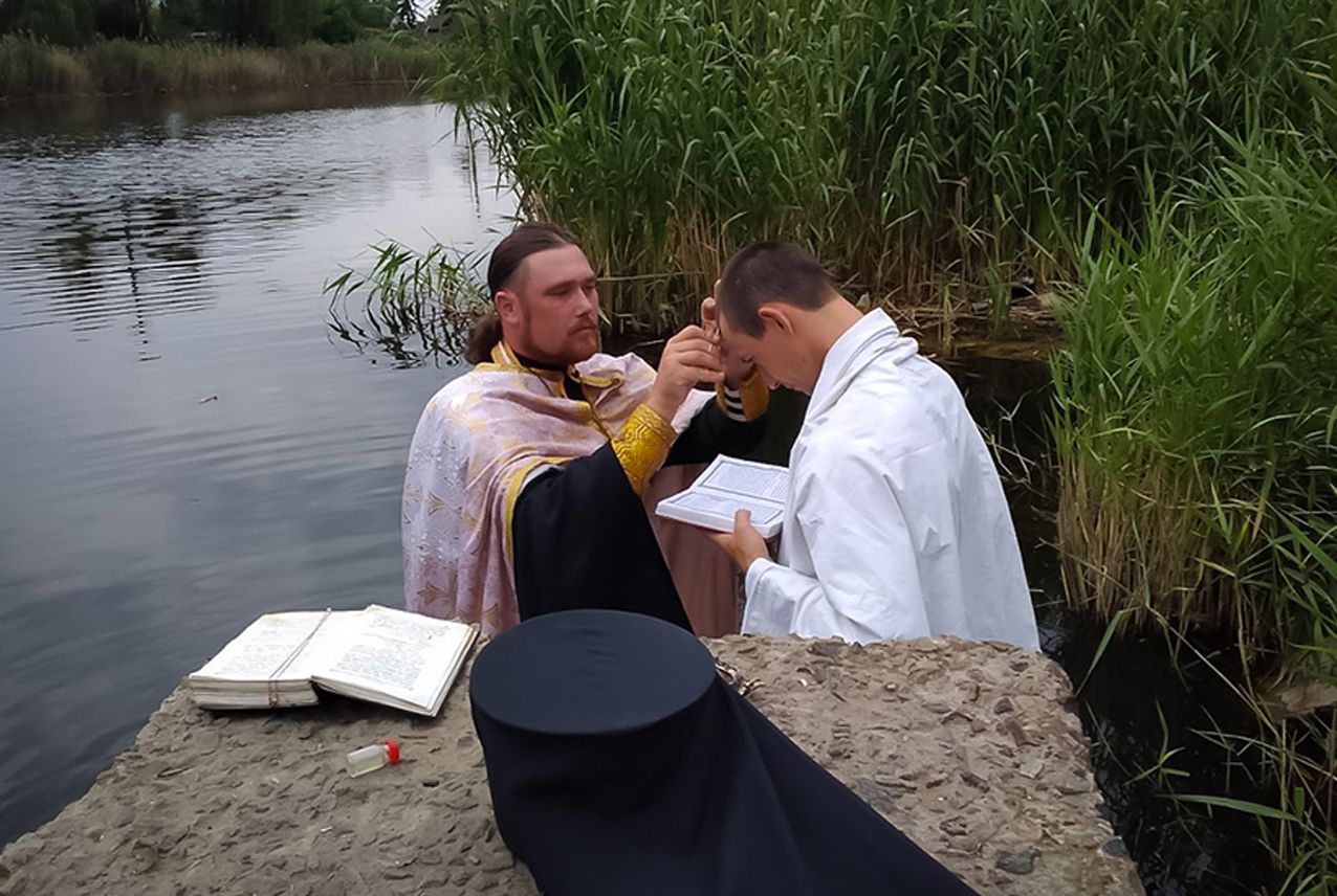 Військовий капелан охрестив нацгвардійця строкової служби