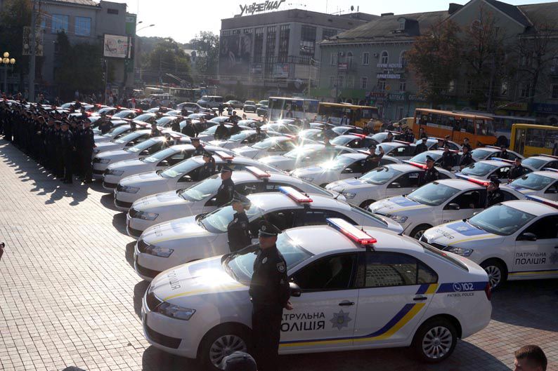 Поліцейські Західного регіону отримали нові службові авто