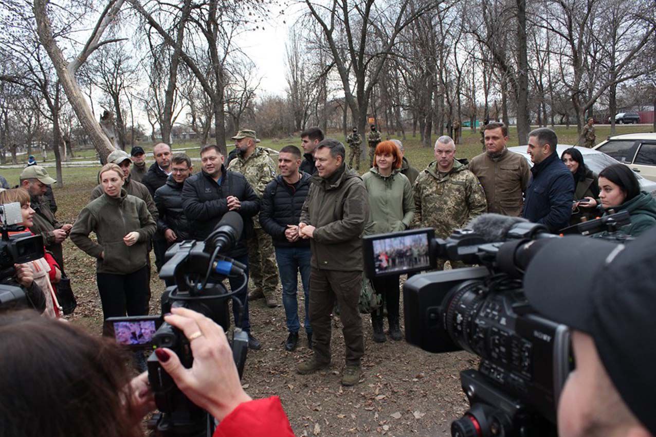 Луганчани підтримують розведення військ