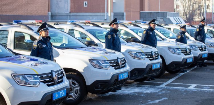 У Дніпропетровській області офіцери громади отримали службові авто