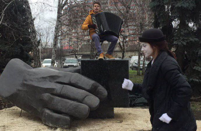 В Одесі з’явився незвичайний пам’ятник, що прославляє людину