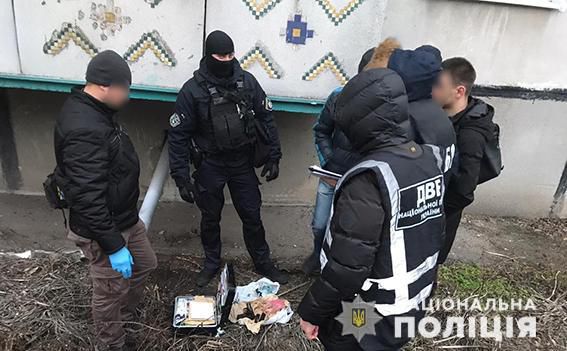 Дніпропетровська область: Нарколабораторію облаштували в гаражах