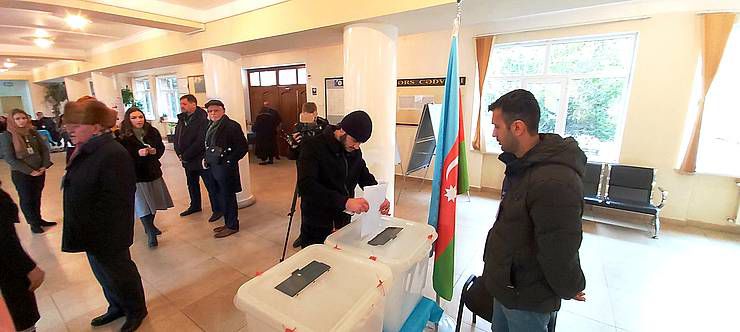 В Азербайджані підбивають підсумки парламентських виборів
