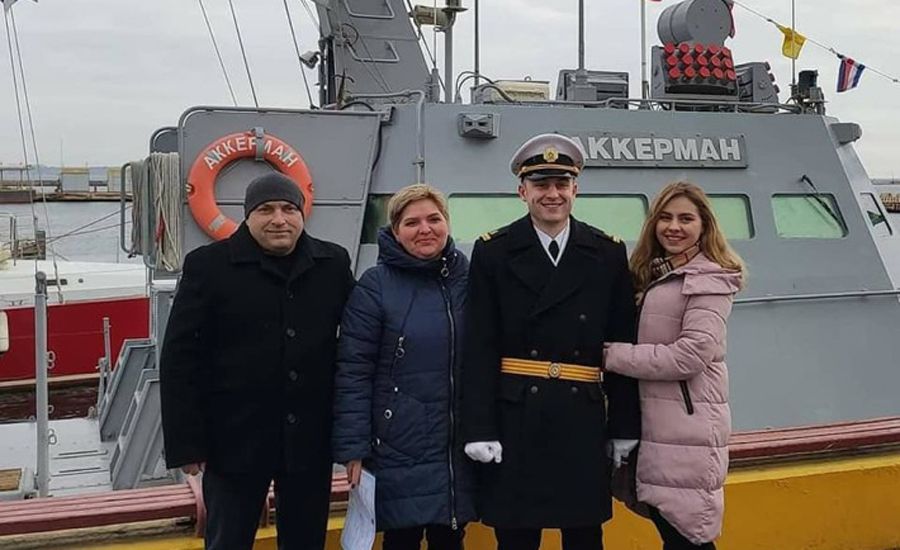 Офіцера Владислава Костишина привітали батьки та сестра