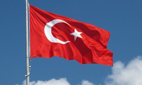 У Туреччині пропонують на три місяці припинити роботу всіх підприємств