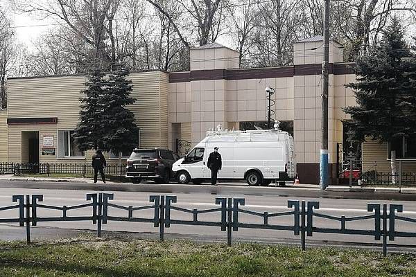 Карантин на Брянщині: кладовища перекриті вантажівками