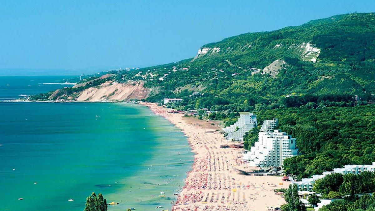 Туристичний сезон у Болгарії мають намір розпочати з 1 липня