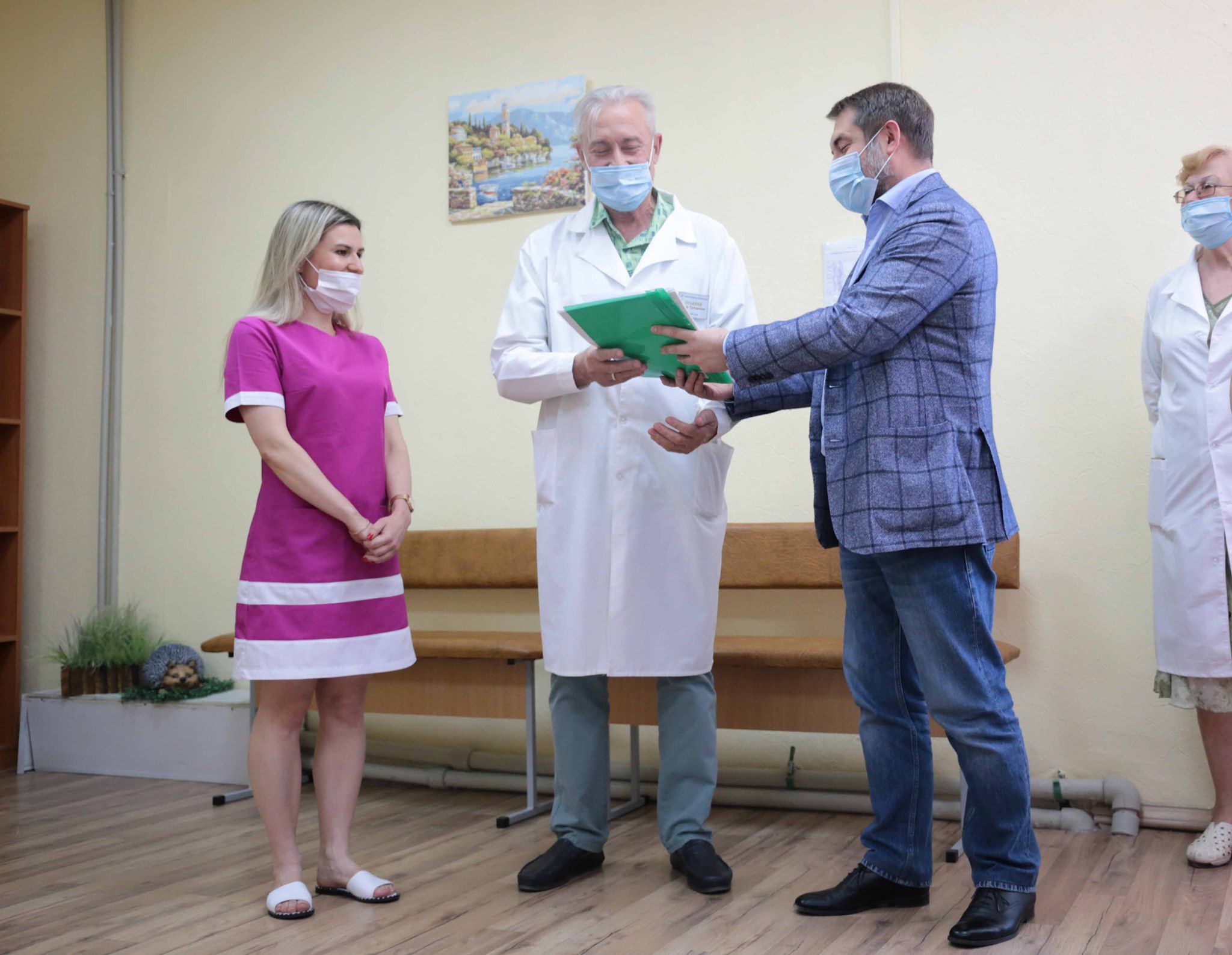 На Луганщині лікарні отримали необхідне обладнання