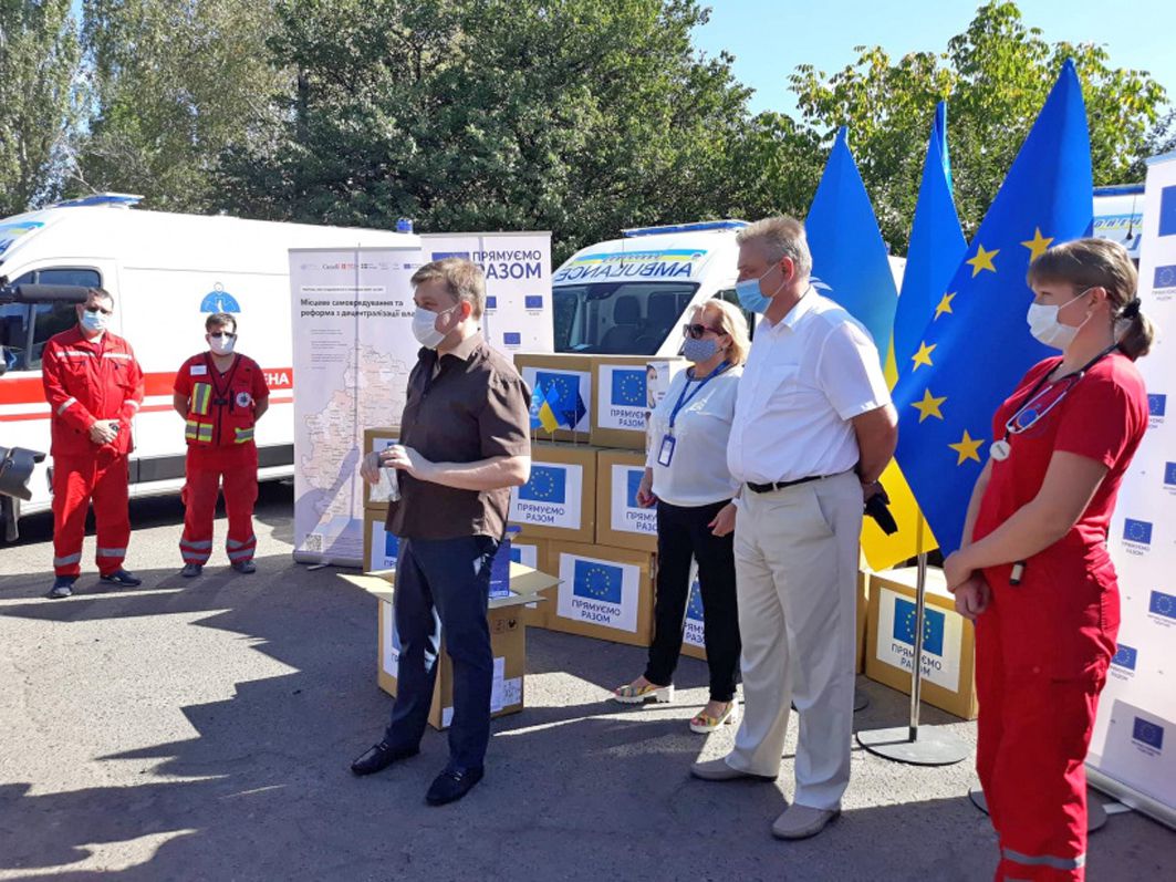 Донеччина: ЄС і ПРООН передали медпрацівникам 15 тисяч захисних респіраторів