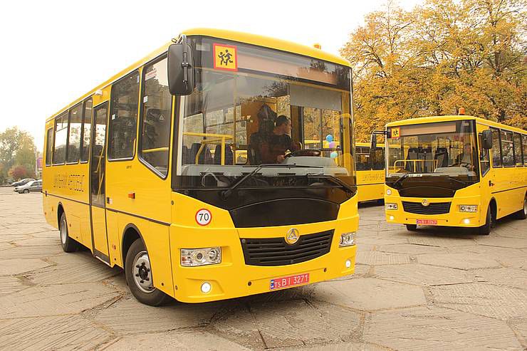 Полтавщина: Шкільні автобуси доїдуть до віддалених сіл