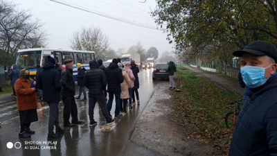 Буковина: Перекрили дорогу, бо сидять без газу