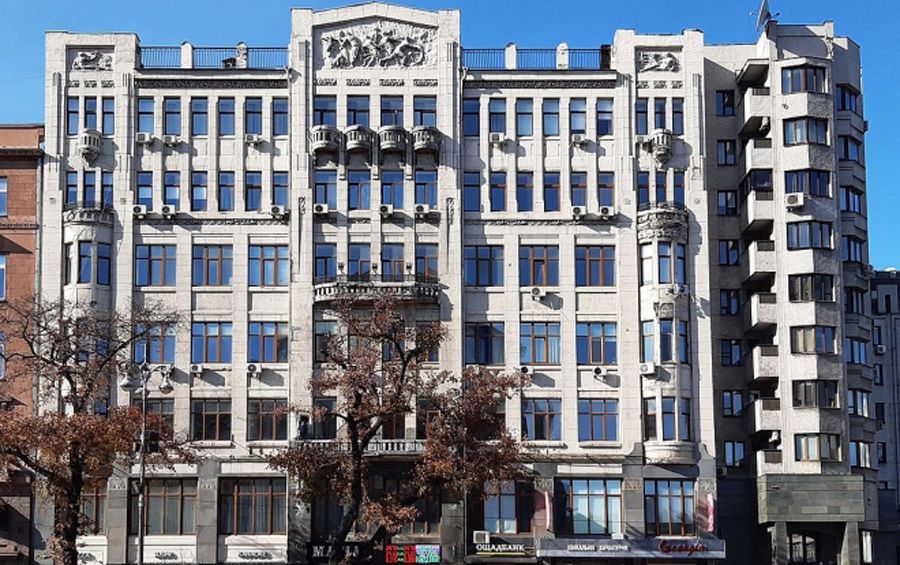 Киев: Выставили на аукцион часть помещений легендарного дома Закса