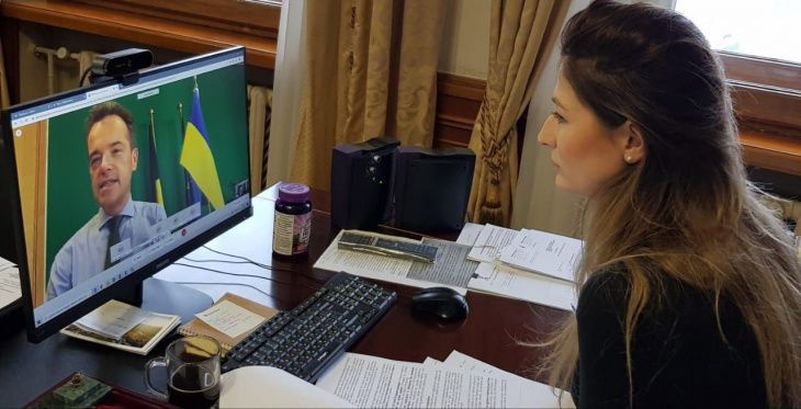 Перша заступниця міністра закордонних справ Еміне Джапарова провела відеозустріч із Акселем Кенесом