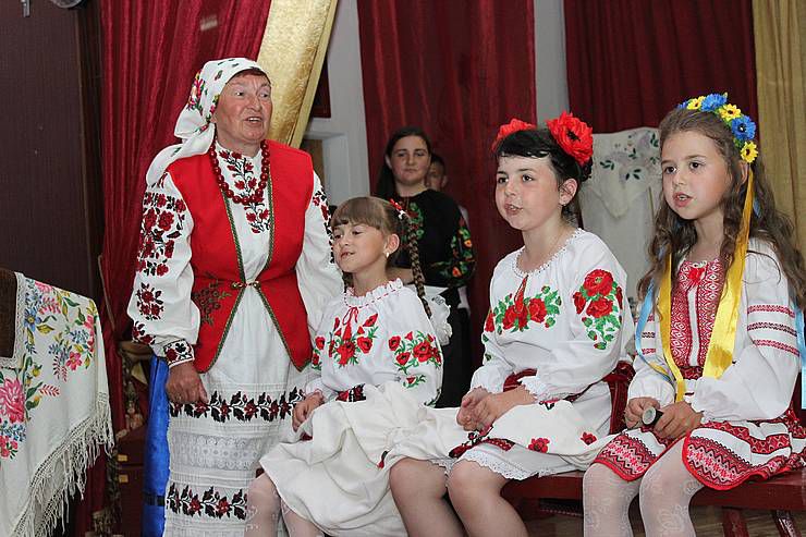 У Малій Любаші й малеча любить співати українські пісні