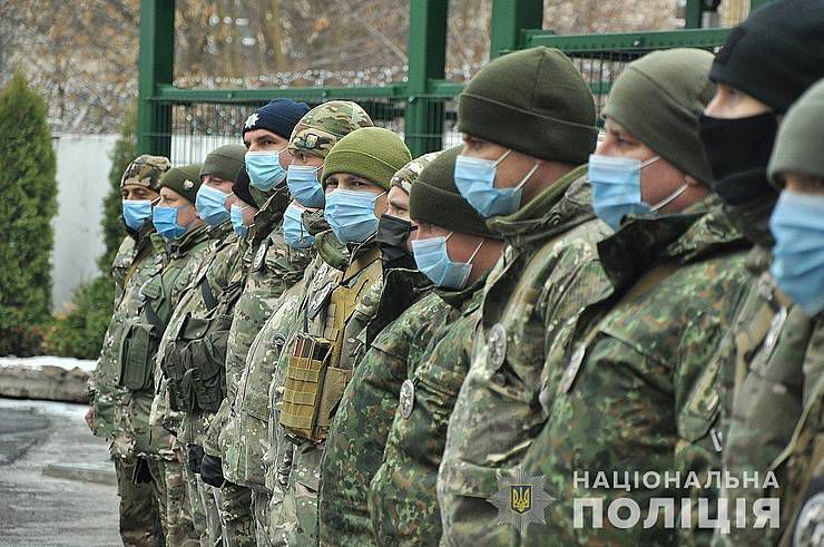 Полицейские отправились на Донбасс