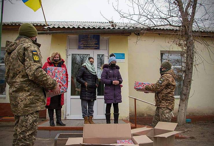 Луганщина: Привітали ровесників із прифронтового селища