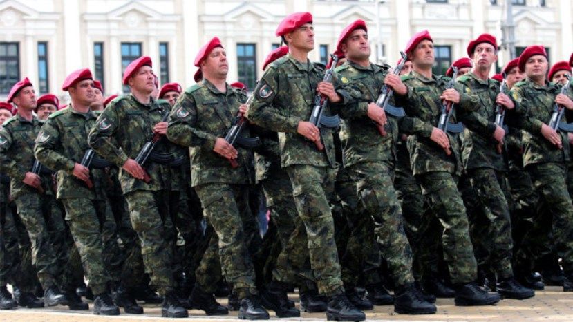 У Болгарії вводять добровільну шестимісячну службу в армії