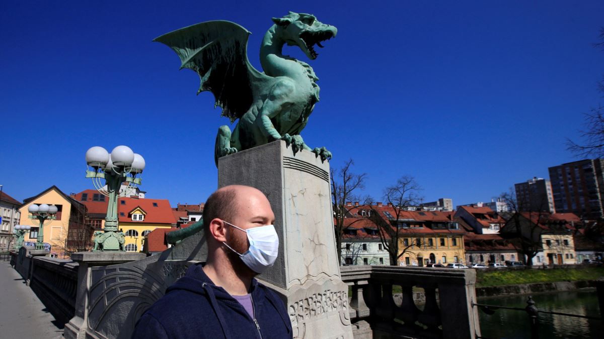 Словенія: Коронавірус почав відступати, заходи послаблено
