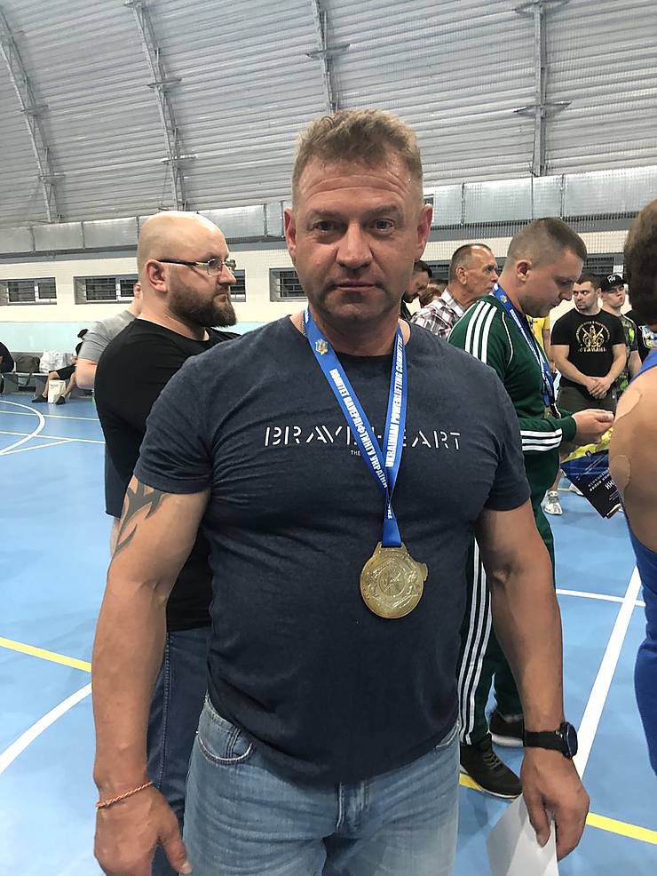 «Еще в школе увлекся тяжелой атлетикой...»