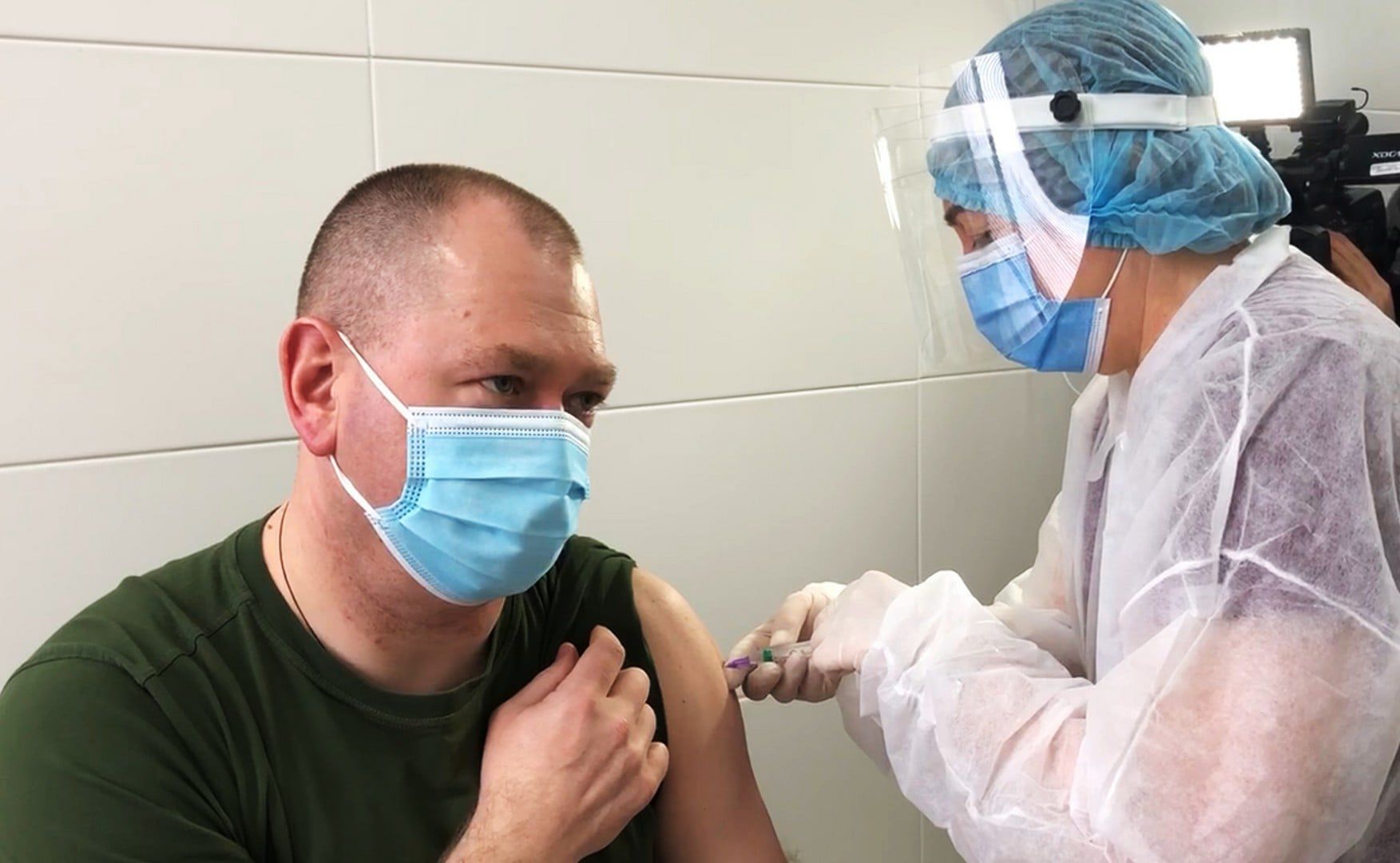 Луганщина: Головний прикордонник країни вакцинувався