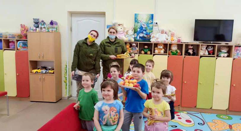 Луганщина: Офіцери доставили допомогу від благодійників