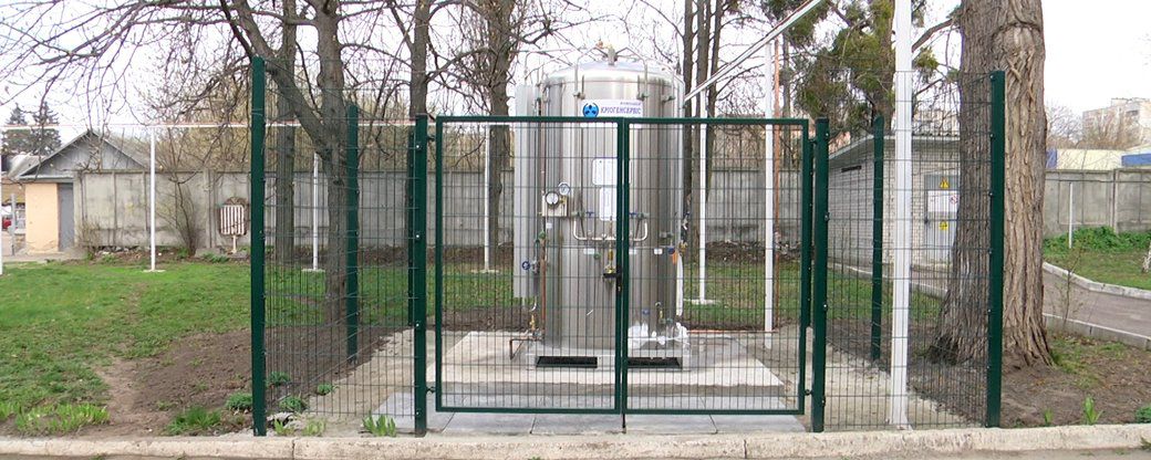 У Житомирі на території лікарні встановили резервуар для рідкого кисню