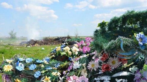 Чернігівщина: Заборонили пластик на кладовищах