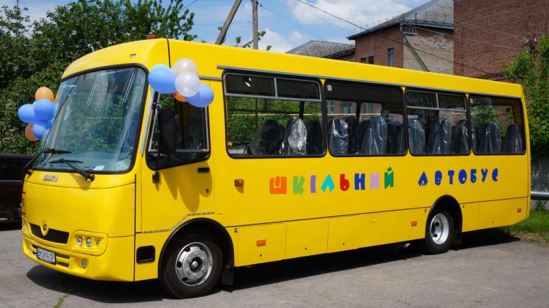 Полтавщина: Долг ученикам вернули... школьным автобусом