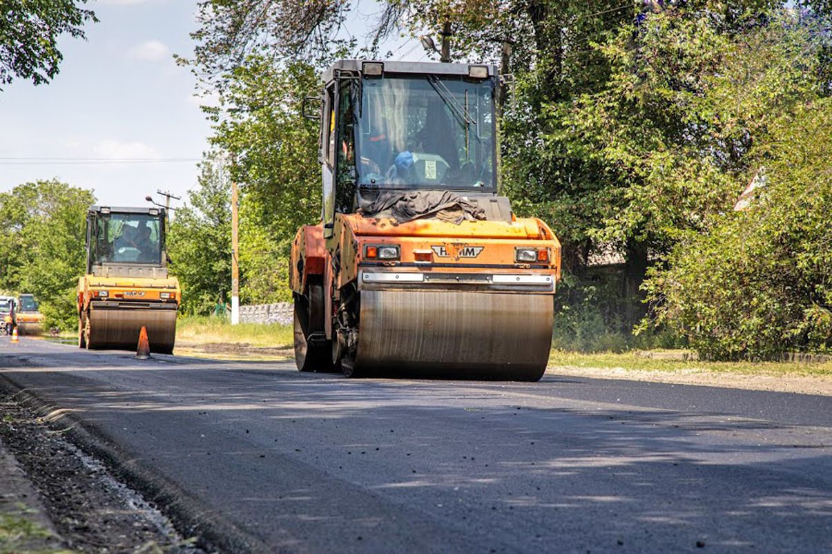 Днепропетровщина: Приводят в порядок дороги в глубинке