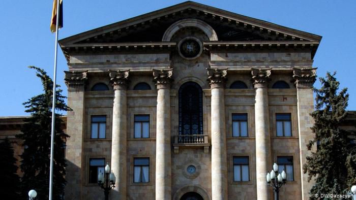 Партія Нікола Пашиняна зберегла більшість у парламенті Вірменії