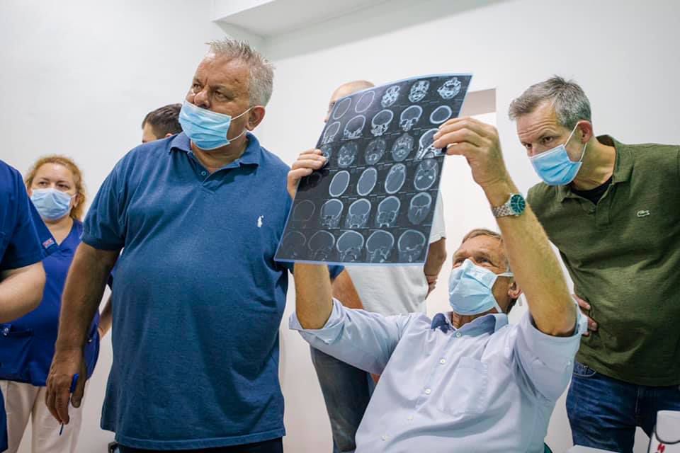 Немецкий хирург оперирует во Львове 