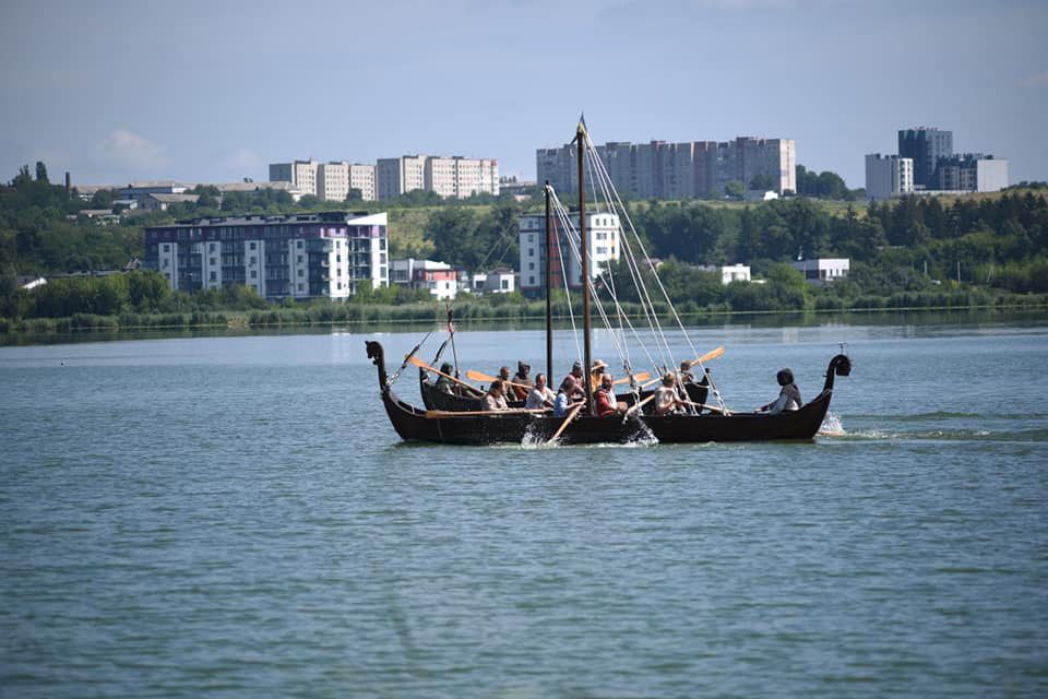 Рівненщина: Відбувся фестиваль прадавніх човнів