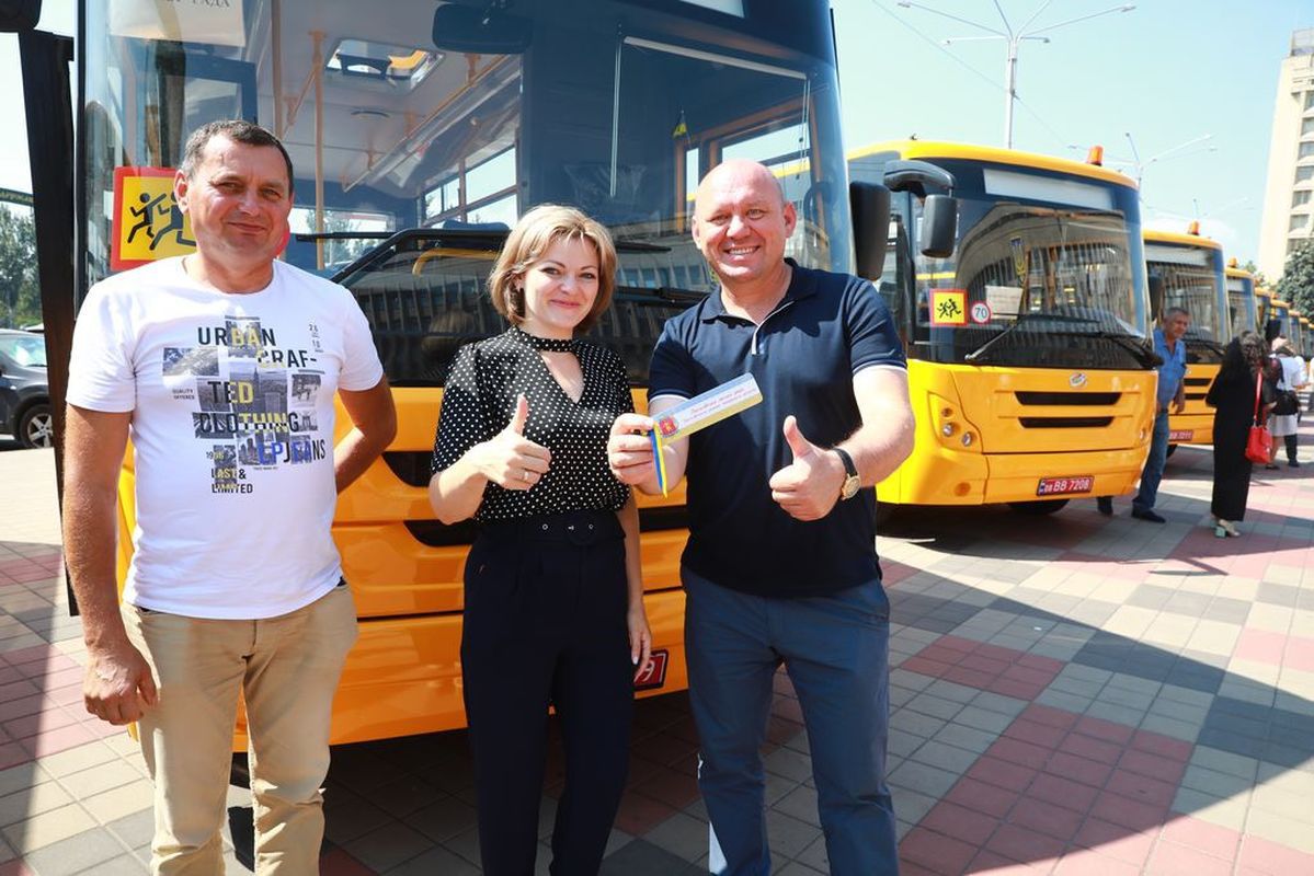 Запоріжжя: Спільними зусиллями забезпечили автобусами