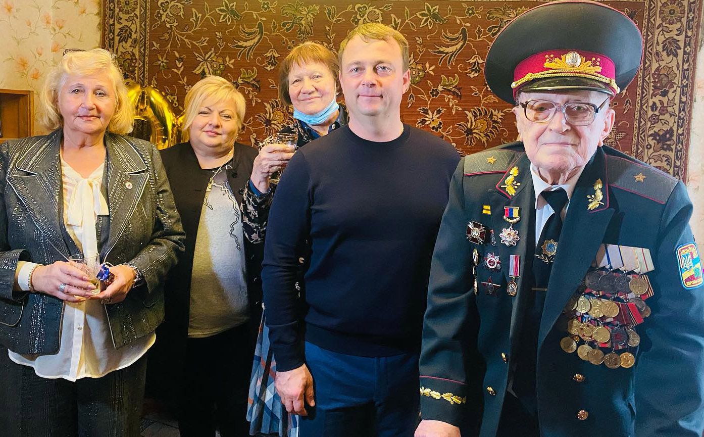 Донеччина: Ветеран-довгожитель приймає вітання
