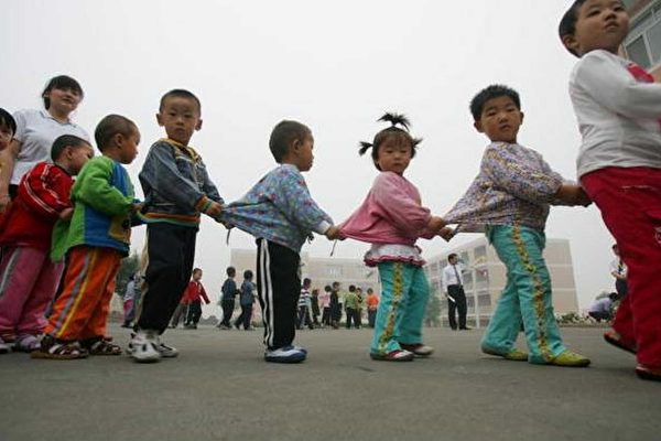 В Китае рекордно уменьшилась рождаемость