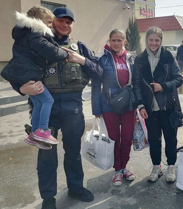 Поліцейські Вишгородського району продовжують дбати про місцевих мешканців 