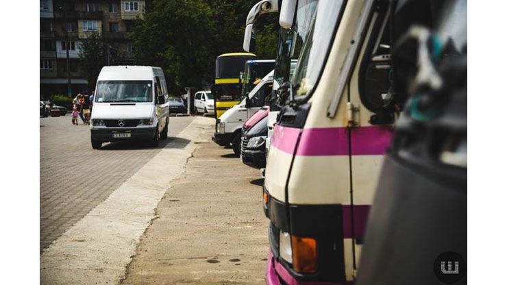 Буковина: Кількість автобусних рейсів через нестачу пального скорочується