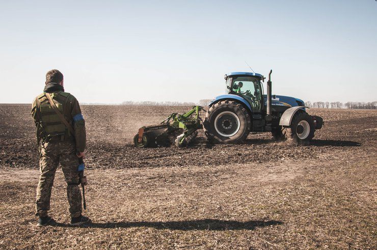 На звільнене правобережжя Херсонщини повертається аграрний бізнес